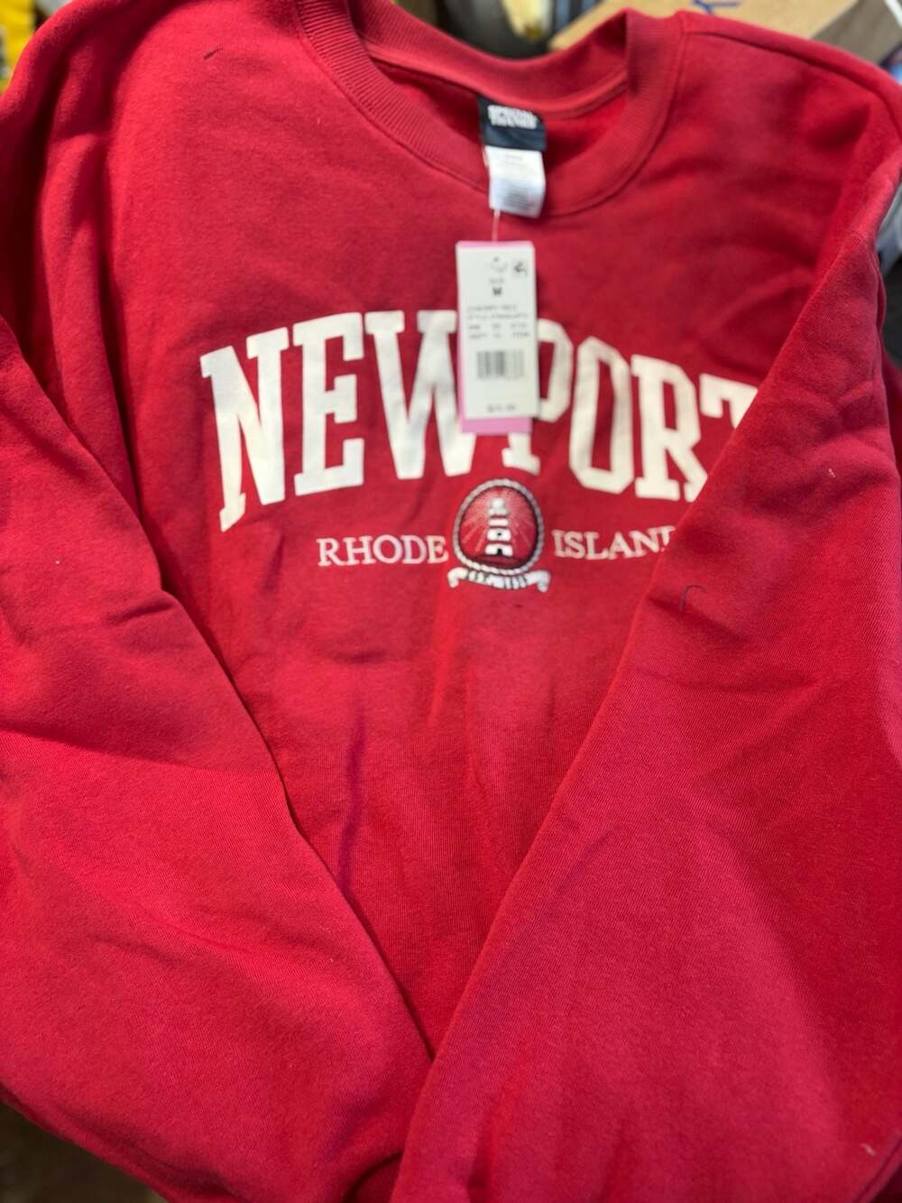Special Thanks Newport Rhode Island Cherry Red Crewneck Sweatshirt Medium